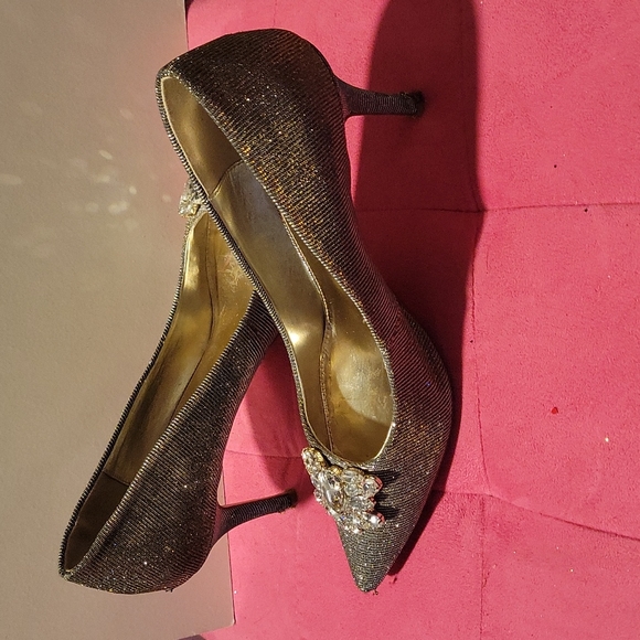 Blinged out sparkly shoes - Picture 4 of 8